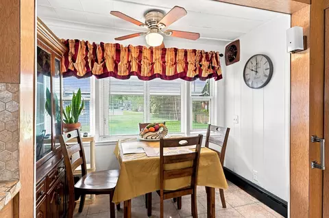Dining - 764 Allen St, Springfield, MA 01118 photo 3 of 4