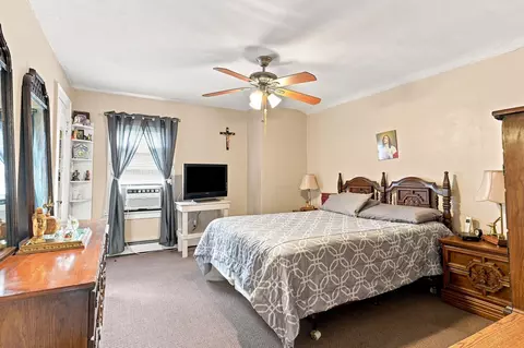 Bedroom - 764 Allen St, Springfield, MA 01118 photo 6 of 8