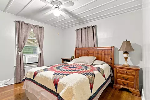 Bedroom - 764 Allen St, Springfield, MA 01118 photo 1 of 8