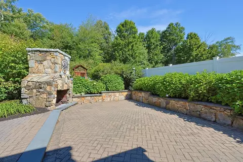 Exterior - 191 Whitins Rd, Sutton, MA 01590 photo 8 of 8