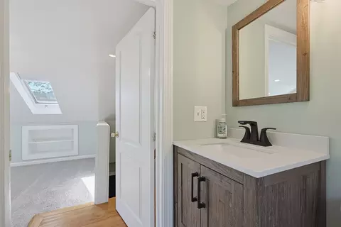 Bath - 191 Whitins Rd, Sutton, MA 01590 photo 4 of 4