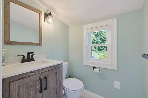 Bath - 191 Whitins Rd, Sutton, MA 01590 photo 3 of 4