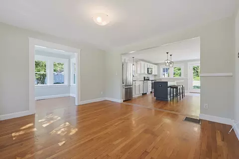 Living - 191 Whitins Rd, Sutton, MA 01590 photo 2 of 4