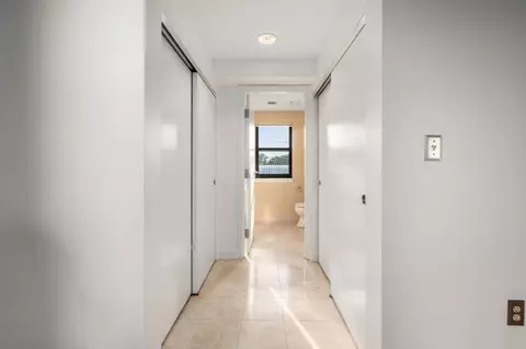 Entry Way - 1 Envelope Ter #211, Worcester, MA 01604 photo 4 of 4