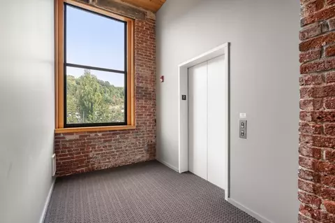 Entry Way - 1 Envelope Ter #211, Worcester, MA 01604 photo 1 of 4