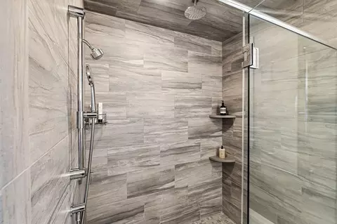 Bath - 78 Thatcher Rd #6, Gloucester, MA 01930 photo 3 of 5