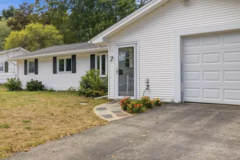 Exterior - 7 Philip Rd, Framingham, MA 01701 photo 7 of 9