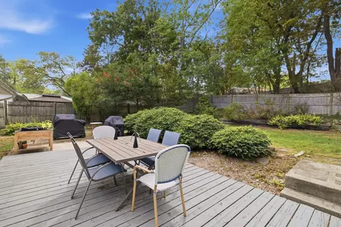 Exterior - 7 Philip Rd, Framingham, MA 01701 photo 6 of 9