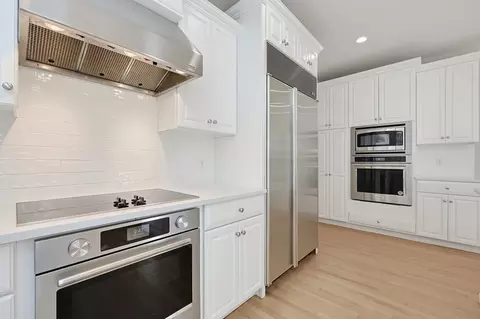 Kitchen - 6 Samuel Path, Natick, MA 01760 photo 4 of 4