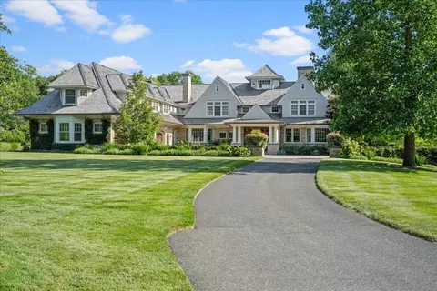 31 Sears Rd, Southborough, MA 01772