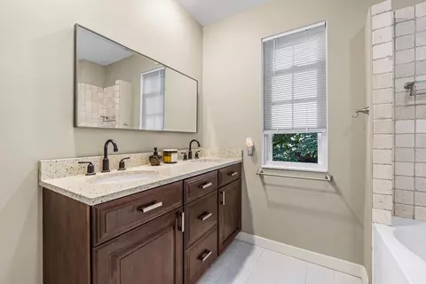 Bath - 294 Eastern Ave, Lynn, MA 01902 photo 2 of 5