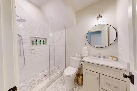 Bath - 370 Grove St, Needham, MA 02492 photo 9 of 10