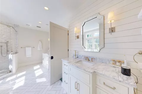 Bath - 370 Grove St, Needham, MA 02492 photo 5 of 10