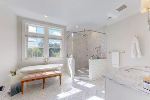 Bath - 370 Grove St, Needham, MA 02492 photo 3 of 10