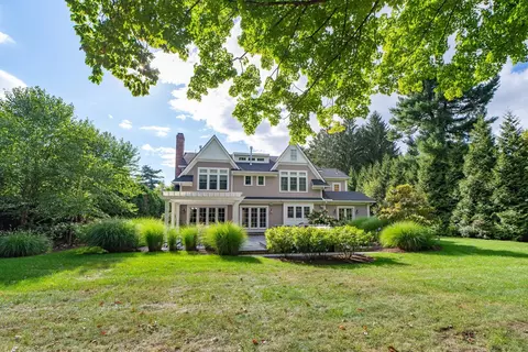 Exterior - 370 Grove St, Needham, MA 02492 photo 2 of 2