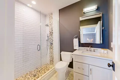 Bath - 370 Grove St, Needham, MA 02492 photo 7 of 10