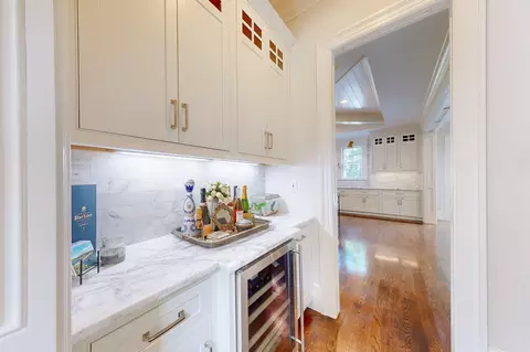 Entry Way - 370 Grove St, Needham, MA 02492 photo 3 of 3