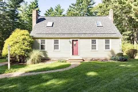 133 Walnut Plain Rd, Rochester, MA 02770