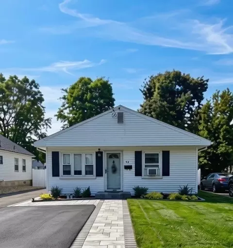 42 Mokema Ave, Waltham, MA 02451