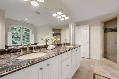 Bath - 21 Westerly, Weston, MA 02493 photo 2 of 5