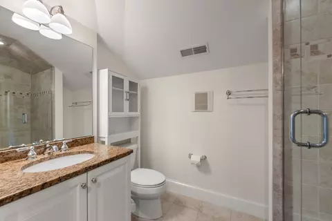 Bath - 21 Westerly, Weston, MA 02493 photo 4 of 5