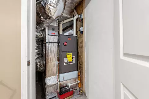 Entry Way - 83 Holten St, Danvers, MA 01923 photo 2 of 2
