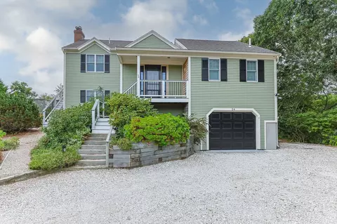 24 Blueberry Ave, Provincetown, MA 02657