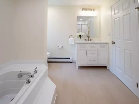 Bath - 215 Ashumet Rd, Mashpee, MA 02649 photo 4 of 4