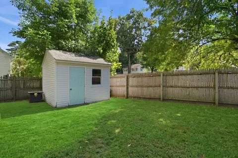 Exterior - 380 Plumtree Rd, Springfield, MA 01118 photo 2 of 10