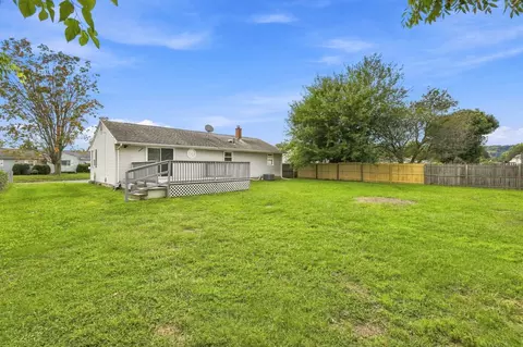 Exterior - 76 Daley St, Chicopee, MA 01013 photo 4 of 6
