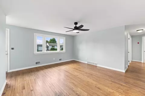 Living - 76 Daley St, Chicopee, MA 01013 photo 3 of 5