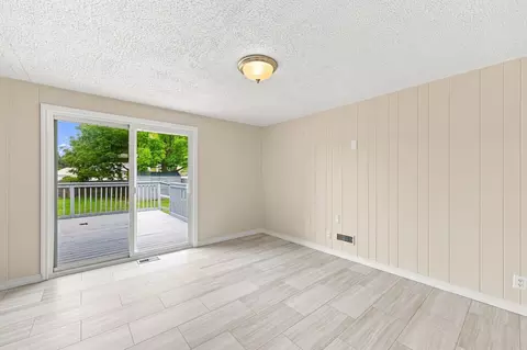 Living - 76 Daley St, Chicopee, MA 01013 photo 5 of 5
