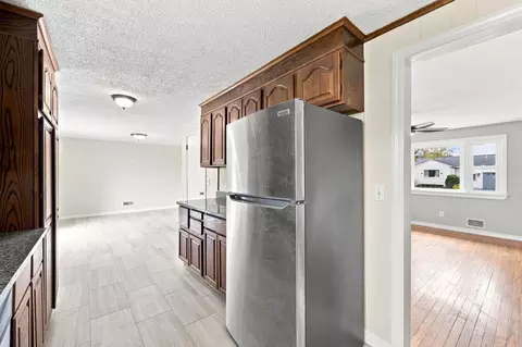 Entry Way - 76 Daley St, Chicopee, MA 01013 photo 2 of 2