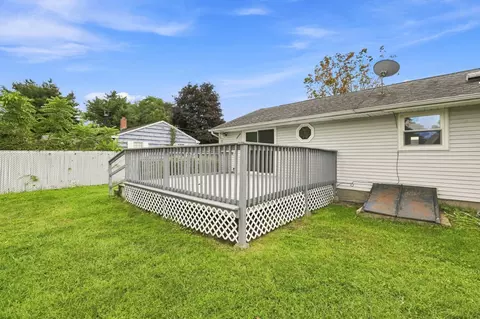 Exterior - 76 Daley St, Chicopee, MA 01013 photo 6 of 6