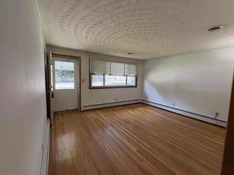 Living - 175 Dana Ave, Worcester, MA 01604 photo 2 of 3
