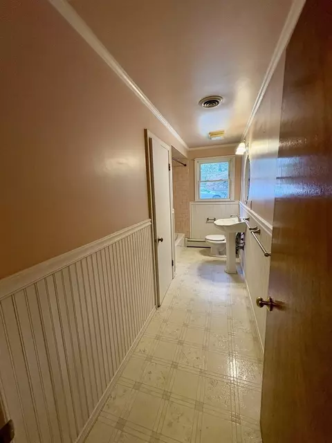 Bath - 175 Dana Ave, Worcester, MA 01604 photo 1 of 3