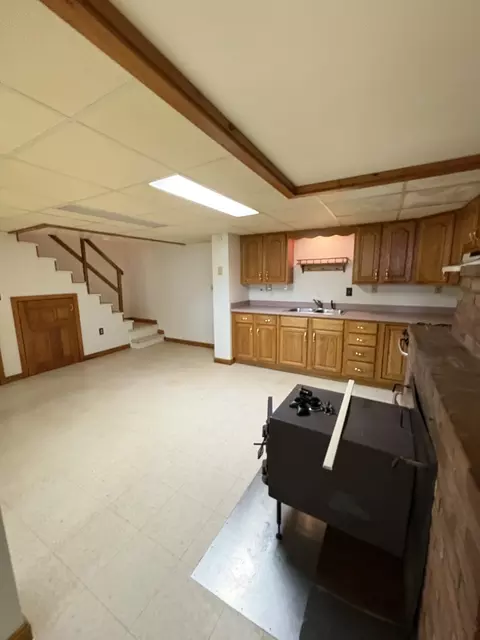 Kitchen - 175 Dana Ave, Worcester, MA 01604 photo 3 of 4