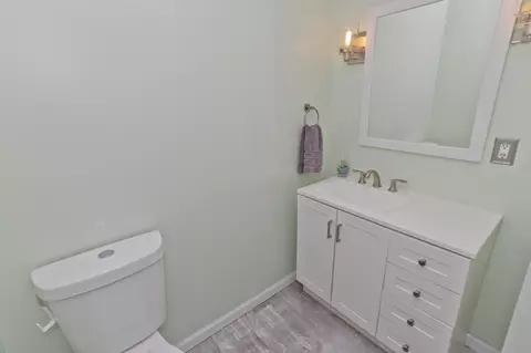Bath - 143 Winton St, Springfield, MA 01118 photo 4 of 4