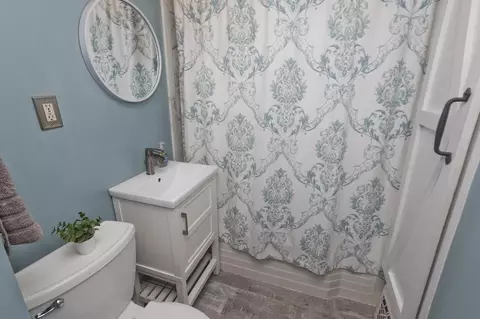 Bath - 143 Winton St, Springfield, MA 01118 photo 1 of 4
