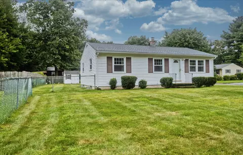Exterior - 539 Dutchess St, Springfield, MA 01129 photo 3 of 4