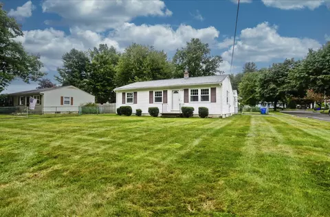 Exterior - 539 Dutchess St, Springfield, MA 01129 photo 2 of 4