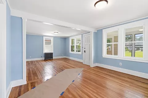 Living - 128 Wilber St, Springfield, MA 01104 photo 5 of 6