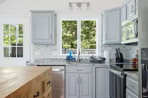 Kitchen - 1 Fellowship Cir, Wareham, MA 02576 photo 4 of 5