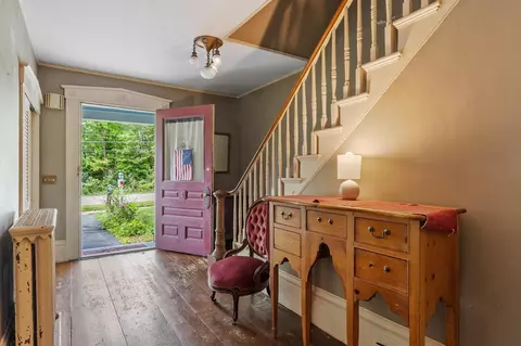Entry Way - 46 Broad St, Barre, MA 01005 photo 1 of 3