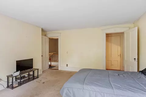 Bedroom - 46 Broad St, Barre, MA 01005 photo 4 of 8