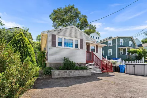 104 College Farm Rd, Waltham, MA 02451