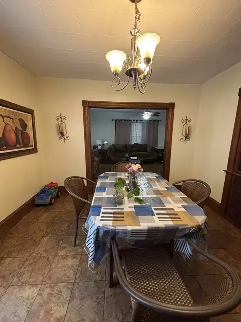 Dining - 27 Border St, Springfield, MA 01104 photo 3 of 3
