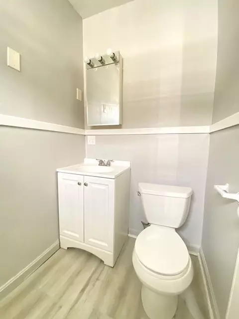 Bath - 11 Leon St, Worcester, MA 01604 photo 2 of 2