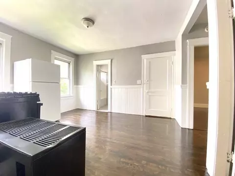 Living - 11 Leon St, Worcester, MA 01604 photo 2 of 3