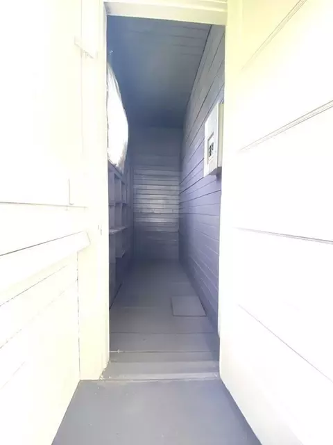 Entry Way - 11 Leon St, Worcester, MA 01604 photo 7 of 8